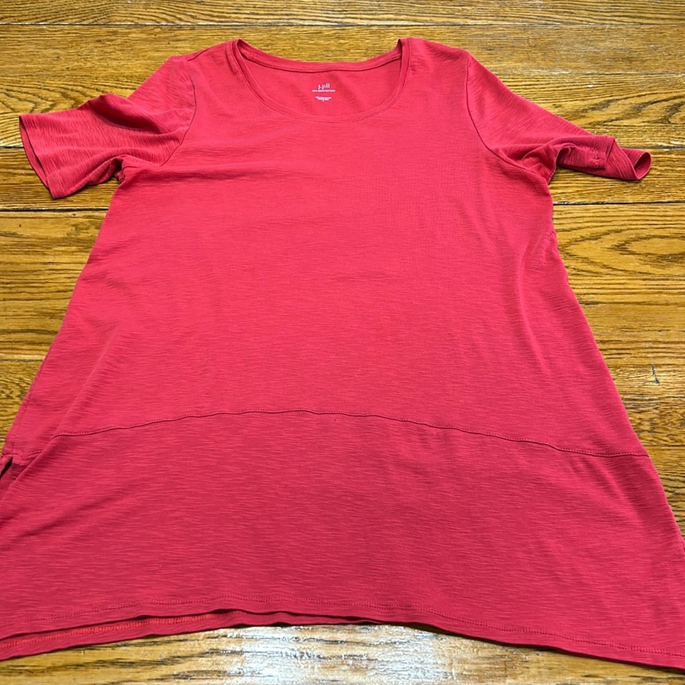 J. Jill Pima Dipped Hem style tunic top. Red. Short sleeve. Size Large.